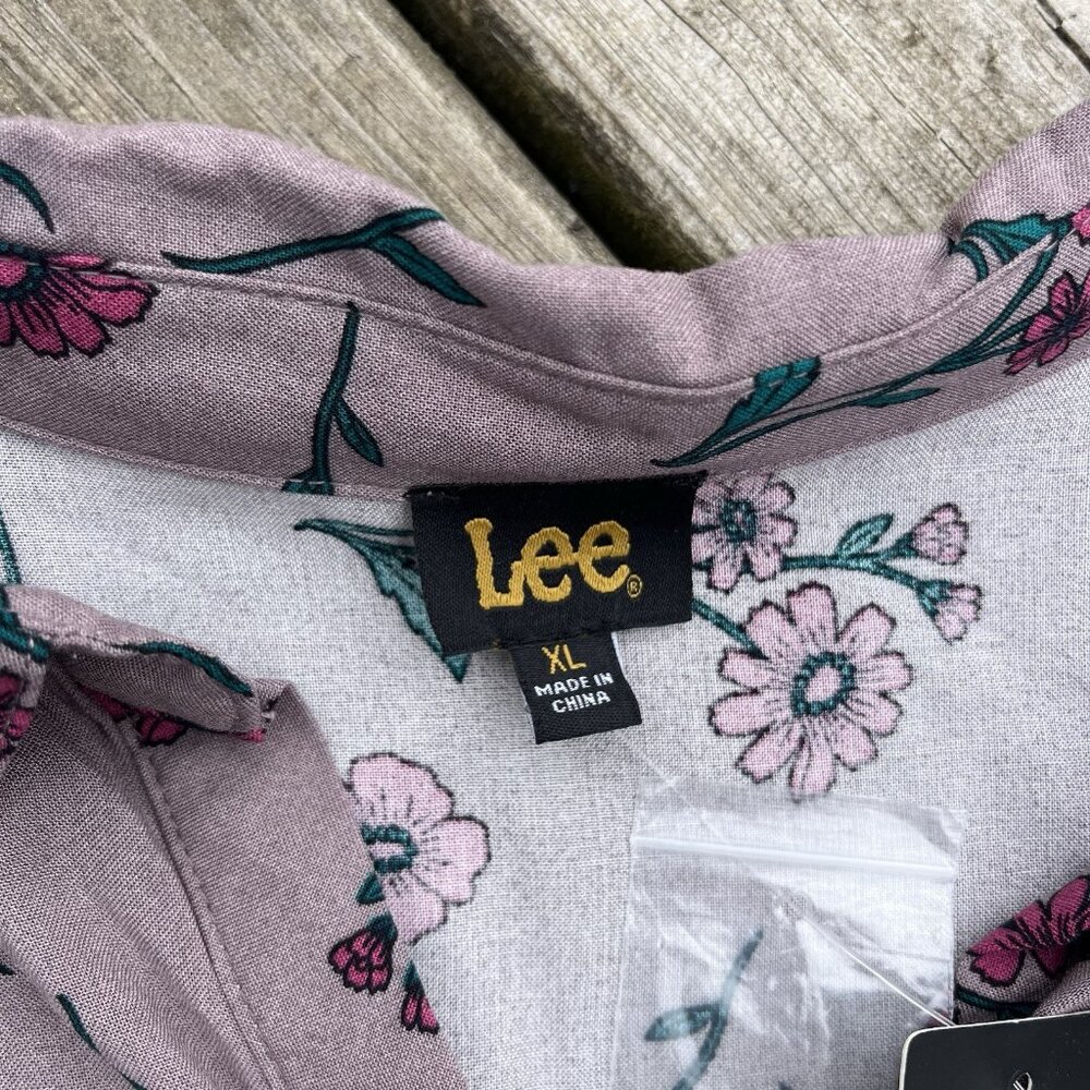 Lee Women Titanium Purple Floral Rayon Button Down Blouse XL NWT 112327543 - Picture 3 of 7